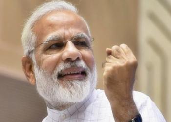 प्रधानमंत्री नरेंद्र मोदी पर बनेगी बायोपिक फिल्म, ये बॉलीवुड एक्टर निभाएगा मोदी का किरदार