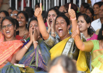 गुजरात विजय रूपाणी 10 फीसदी आरक्षण