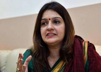 प्रियंका चतुर्वेदी चंद्रशेखर आजाद