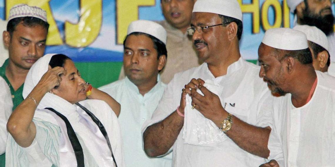 ममता बनर्जी ने मुस्लिम तुष्टिकरण के लिए खोला राज्य का खजाना