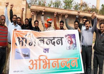 पाकिस्तान अभिनंदन भारत