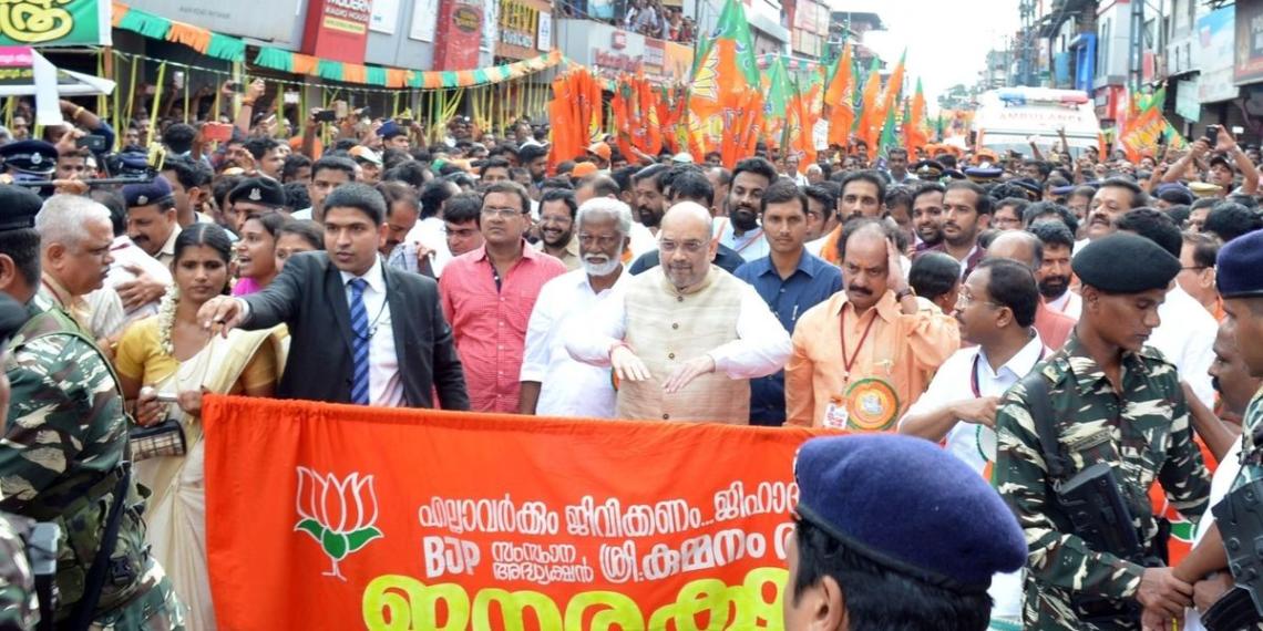 टॉम वडक्कन के बाद अब शशि थरूर के रिश्तेदारों ने ज्वाइन की बीजेपी, केरल में इस बार बीजेपी के लिए मौके ही मौके