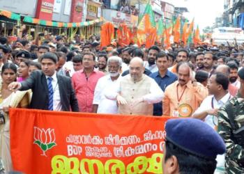 टॉम वडक्कन के बाद अब शशि थरूर के रिश्तेदारों ने ज्वाइन की बीजेपी, केरल में इस बार बीजेपी के लिए मौके ही मौके