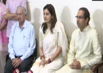 प्रियंका चतुर्वेदी शिवसेना बीजेपी