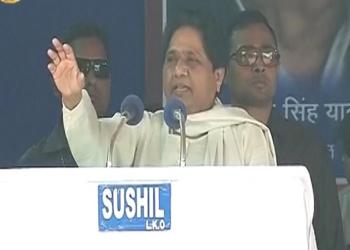 मुस्लिमों से एकमुश्त वोट की मांग कर फंसी मायावती, निर्वाचन आयोग ने की रिपोर्ट तलब, सोशल मीडिया पर भी हो रही जमकर खिंचाई