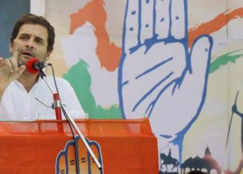 छापेमारी की कवरेज करने आई रिपब्लिक भारत की टीम के साथ कांग्रेस कार्यकर्ताओं ने की बदसलूकी