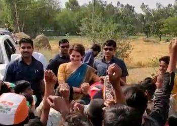 बाल आयोग प्रियंका गांधी चुनाव आयोग