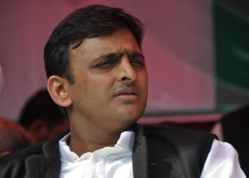 अखिलेश चुनाव आयोग