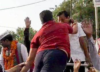 अरविंद केजरीवाल आम आदमी पार्टी दिल्ली पुलिस