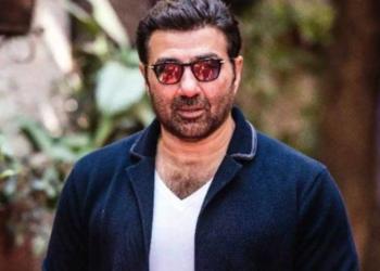 गदर 2.0 – सनी देओल ने वीना को पाकिस्तानी एजेंट के चंगुल से छुड़ाया