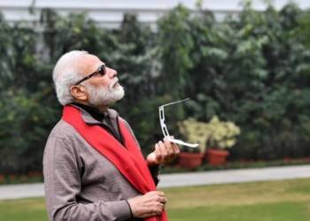 PM मोदी के ‘लखटकिया चश्मे’ पर इतना शोर क्यों? क्या देश के प्रधानमंत्री को इतना भी अधिकार नहीं?