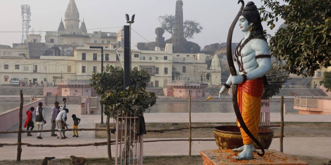 अयोध्या कहाँ स्थित है, कैसे पहुंचे, रात्रि विश्राम एवं भोजन की व्यवस्था?