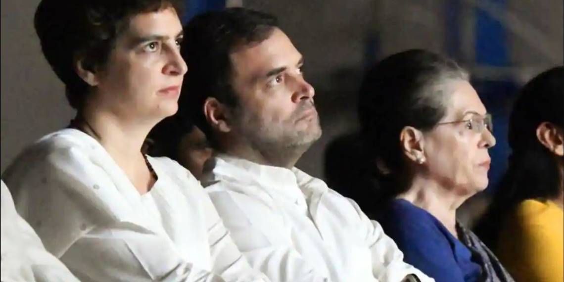 इज्ज़त से अध्यक्ष पद की कुर्सी छोड़ते तो फायदे में रहते, अब कांग्रेसी गांधियों को लताड़कर भगाएँगे