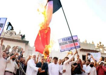 कट्टरपंथ के खिलाफ भारत ने दिया France का साथ, कांग्रेस ने Macron के खिलाफ बड़े पैमाने पर किया विरोध प्रदर्शन