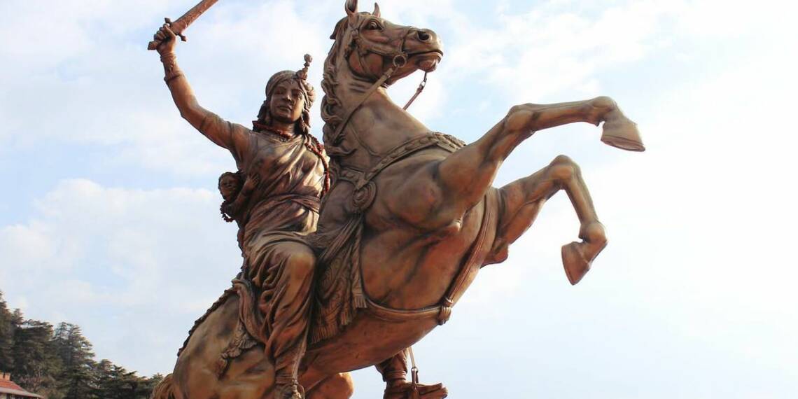 क्रांति की अग्निशिखा : महारानी लक्ष्मीबाई