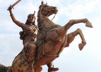 क्रांति की अग्निशिखा : महारानी लक्ष्मीबाई