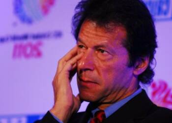 50 सांसदों का इस्तीफा और बढ़ता सैन्य दबाव:  इमरान खान के लिए आंतरिक कलह बनी मुसीबत