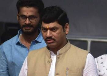 महाराष्ट्र के सामाजिक और न्याय मंत्री हैं, बलात्कार के आरोपी! उन्हें पद से हटाने की मांग हुई तेज