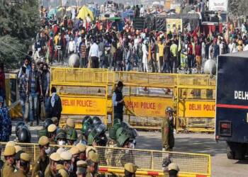 आंदोलनकारी किसान अब Expose हो चुके है, तो 26 जनवरी को उन्हें पुलिस के डंडे का स्वाद चखना पड़ सकता है!