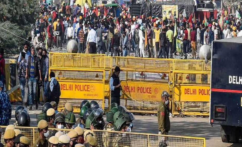 आंदोलनकारी किसान अब Expose हो चुके है, तो 26 जनवरी को उन्हें पुलिस के डंडे का स्वाद चखना पड़ सकता है!