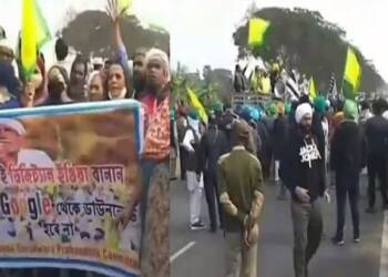 ममता के मंत्री सिद्दीकुल्लाह चौधरी ने कोरोना वैक्सीन लेकर जा रही गाड़ी को NH पर रोका!