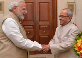 नेहरू, इंदिरा, राहुल, सोनिया, मनमोहन और PM मोदी: प्रणब मुखर्जी ने अपनी किताब में किसके लिए क्या कहा!