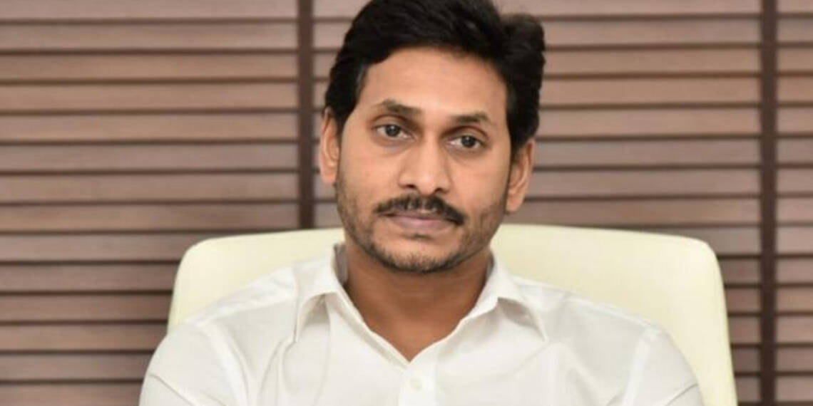 आंध्र के CM जगन मोहन रेड्डी ने अपने परिवार को पहुंचाया करोड़ो का फायदा, ये कदम उनकी कुर्सी छीन उन्हें नुकसान पहुंचा सकता है!