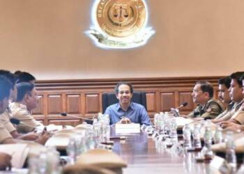 मुंबई पुलिस देश की सबसे बेहतर पुलिस फोर्स में शामिल थी, बस एक साल में उसकी छवि बदल गई