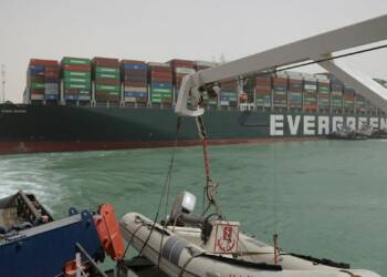 स्वेज संकट बताता है कि भारत को सस्ते श्रम का आपूर्तिकर्ता नहीं होना चाहिए, पर शिपिंग उद्योग को गंभीरता से लेना चाहिए