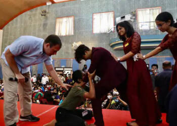 ‘राहुल गांधी कॉलेज जाएंगे और लड़कियों को झुकना सिखाएंगे’ केरल से सासंद रहे जॉर्ज जॉयस ने लड़कियों को राहुल से बचकर रहने को कहा