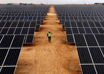 भारत सौर ऊर्जा के क्षेत्र में दुनिया में तीसरे पायदान