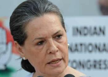 सोनिया गांधी टीकाकरण