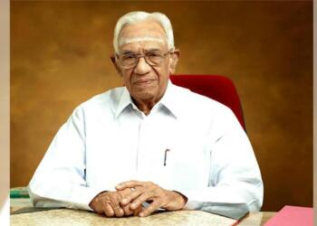 डॉ पीके वारियर