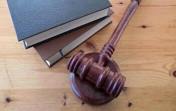 धर्मांतरण वकील