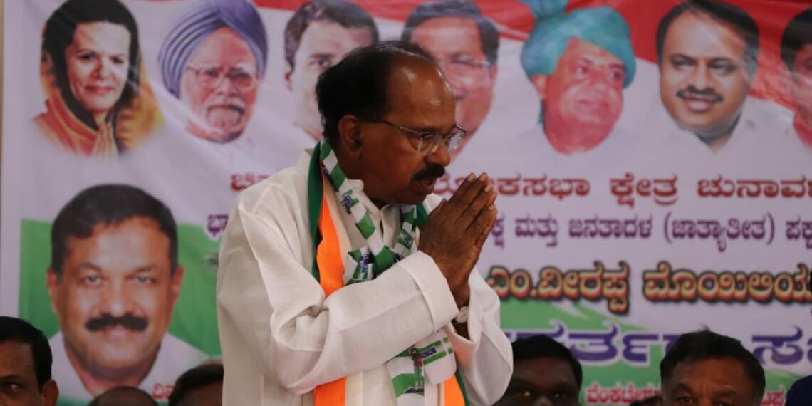 वीरप्‍पा मोइली के पास कांग्रेस के लिए एक संदेश है और इस पर सोनिया द्वारा ध्यान न देना बेवकूफी होगी