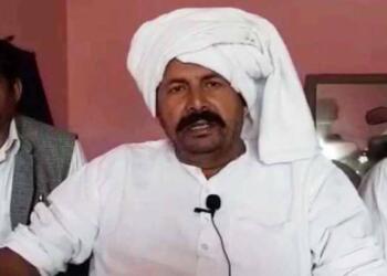 नरेश टिकैत