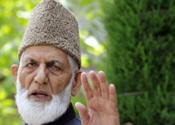 गिलानी की मौत का तमाशा बनाकर कश्मीर जलाने की तैयारी थी, मोदी सरकार ने प्लान फेल किया