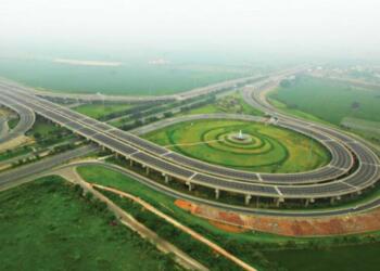 दिल्ली-मुंबई एक्सप्रेसवे का व्यू