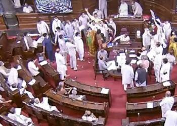 26 विधेयक पारित करने चली मोदी सरकार और 12 विपक्षी सांसद पहले ही हिट विकेट