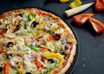 pizza banane ka saman - Pizza recipe in hindi