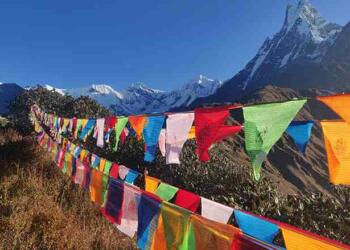 नेपाल में लोकतंत्र की स्थापना कब हुई