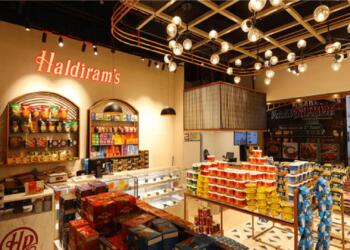 हल्दीराम logo