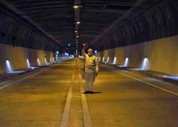 भारत की सबसे लंबी सुरंग में मोदी जी