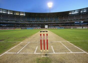 अगर विदेश में जीतना चाहता है भारत, तो घरेलू पिचों में लानी होगी विविधता