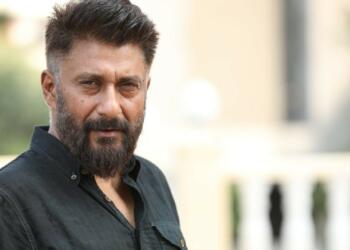 Twitter ने फिर शुरू की नौटंकी, “कश्मीर फाइल्स” को लेकर विवेक अग्निहोत्री का अकाउंट हुआ निलंबित