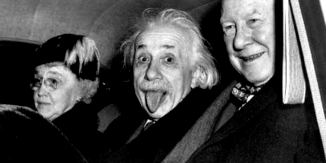 अल्बर्ट आइंस्टीन