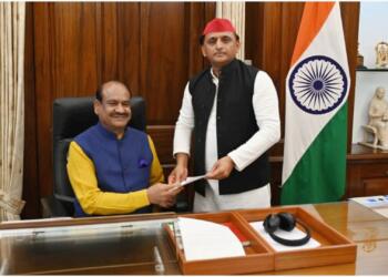 अखिलेश यादव इस्तीफा