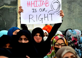 हिजाब के खिलाफ फैसला देने वाले न्यायाधीशों को धमका रहे हैं पागल कट्टरपंथी!
