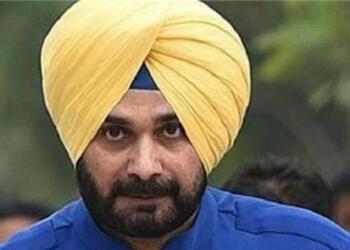 बीजेपी और कांग्रेस में मलाई मारने के बाद अब सिद्धू की आप पर है नजर!