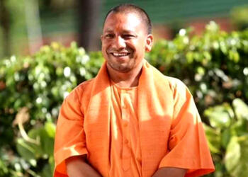 एक ट्रिलियन डॉलर की अर्थव्यवस्था के अपने अधूरे सपने पर योगी आदित्यनाथ की निगाहें पड़ गई है